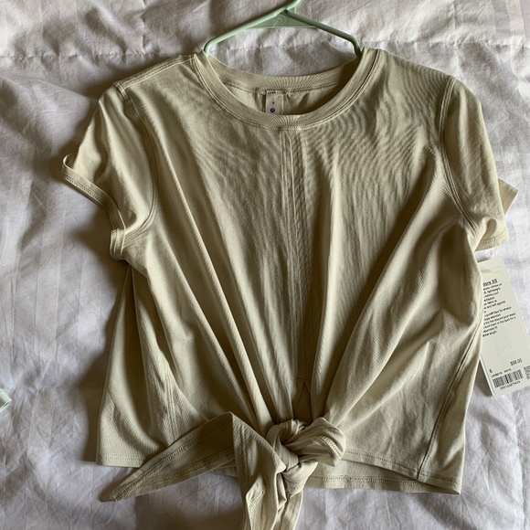 Lululemon Time to Restore Wrap Short Sleeve Shirt, NWT, Size 6, White Opal/Cream - Picture 7 of 10